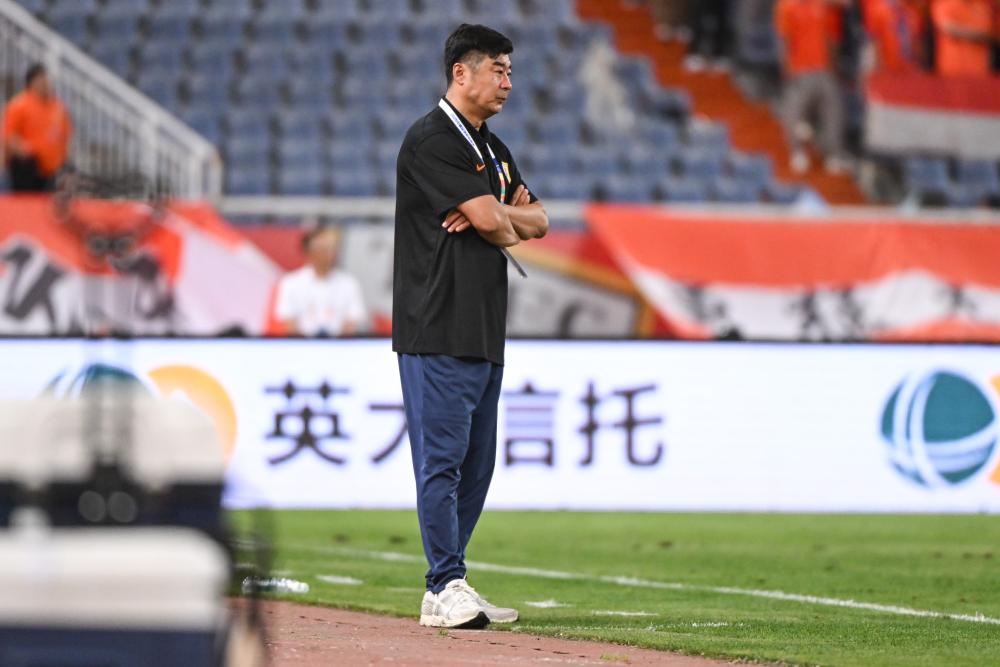 以马尔金冰球生涯为主线解析顶级中锋成长轨迹与赛场传奇瞬间