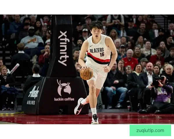 斯普利特赞杨瀚森进步显著 从季初时间减少到成长为更好球员