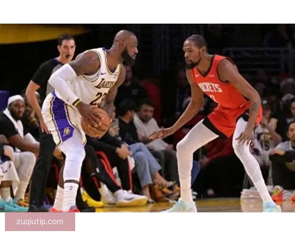 火湖大战暗潮汹涌 湖人积极沟通火箭各自为战引发热议